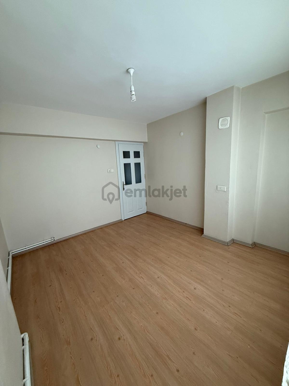 Hürriyet Caddesi Üstü Kiralık Daire - 7