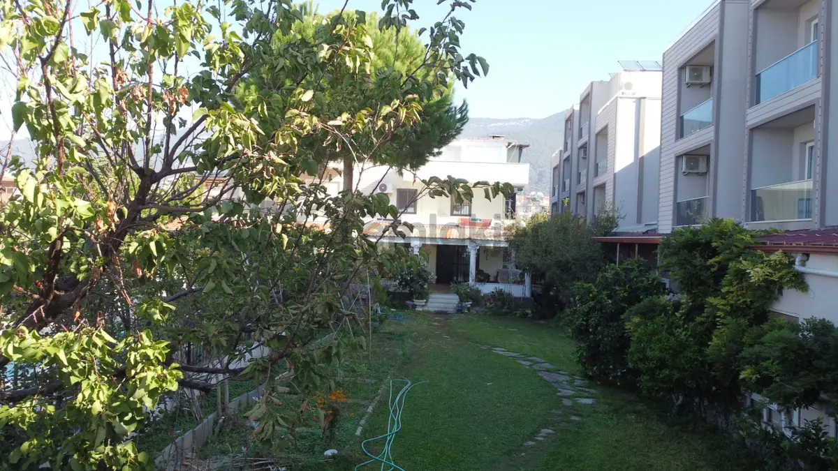 Özdere Orta Mahalle'de Denize Sıfır 5+1 Villa - 2