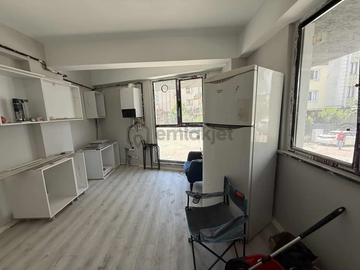 Adil Mahallesinde Merkezi Konum'da