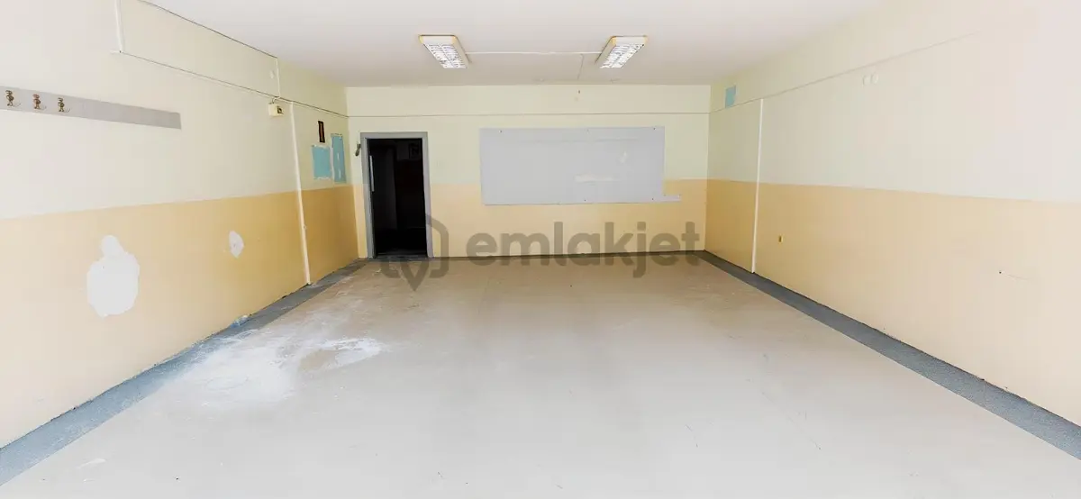 Fethiye Cad. Cephe Satılık Büro Ofis - 11