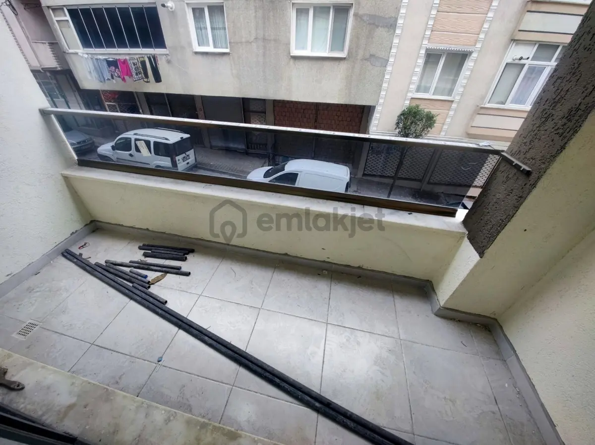 Gökay Emlaktan Çobançeşmede Çift Cephe 2+1 Daire - 4