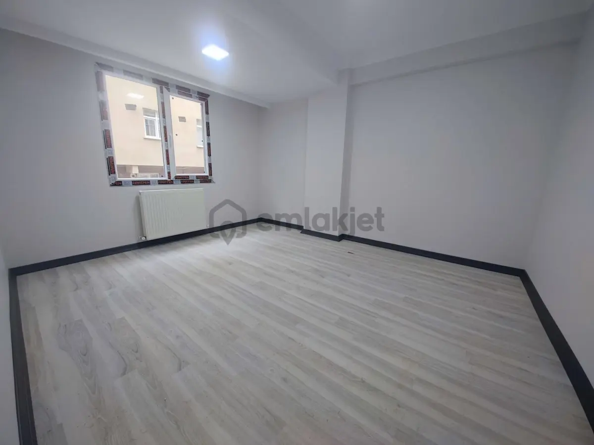 Gökay Emlaktan Çobançeşmede Çift Cephe 2+1 Daire - 6