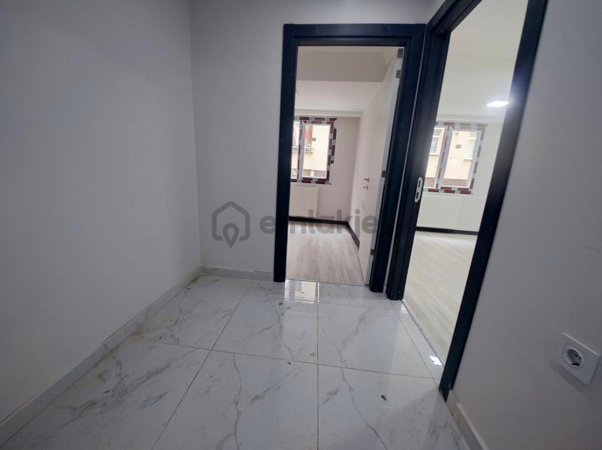 Gökay Emlaktan Çobançeşmede Çift Cephe 2+1 Daire - 9