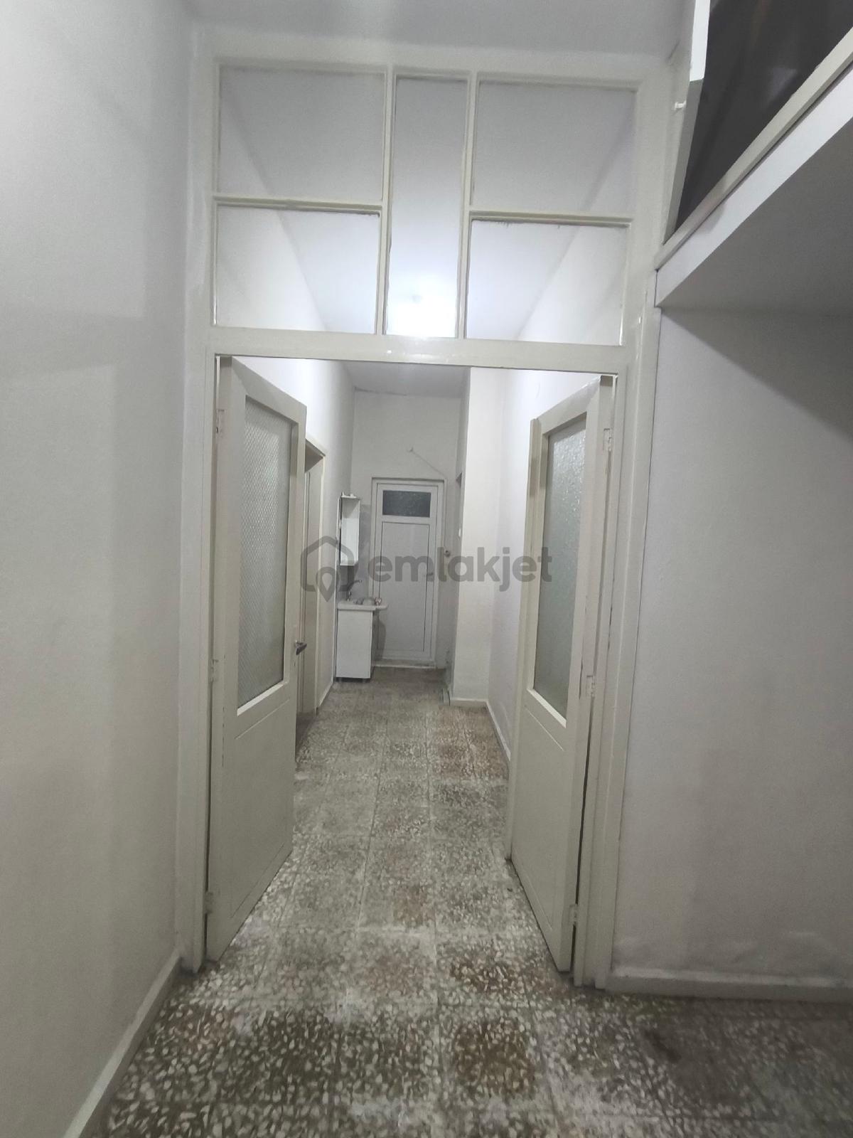 Mükemmel Konumda Kiralık İşyeri Ofis 2+1 Bahçeli - 4