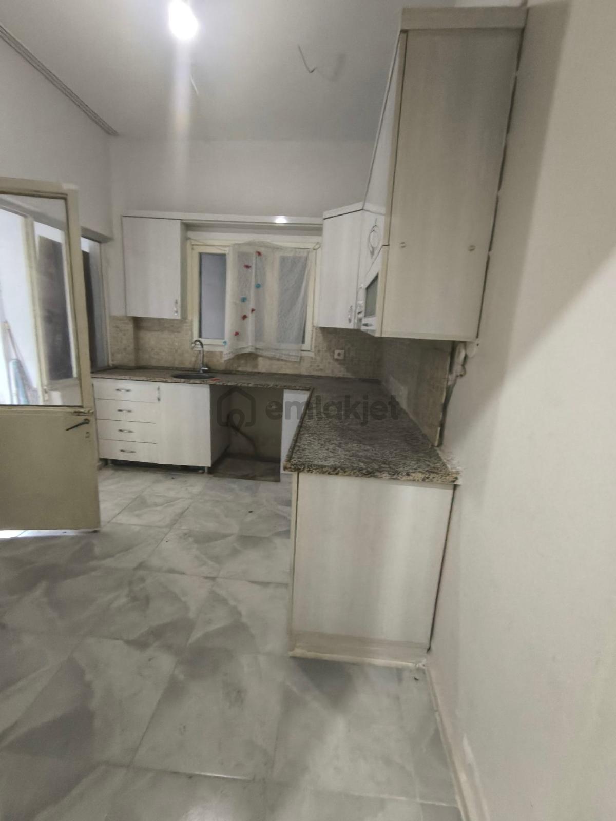 Mükemmel Konumda Kiralık İşyeri Ofis 2+1 Bahçeli - 2