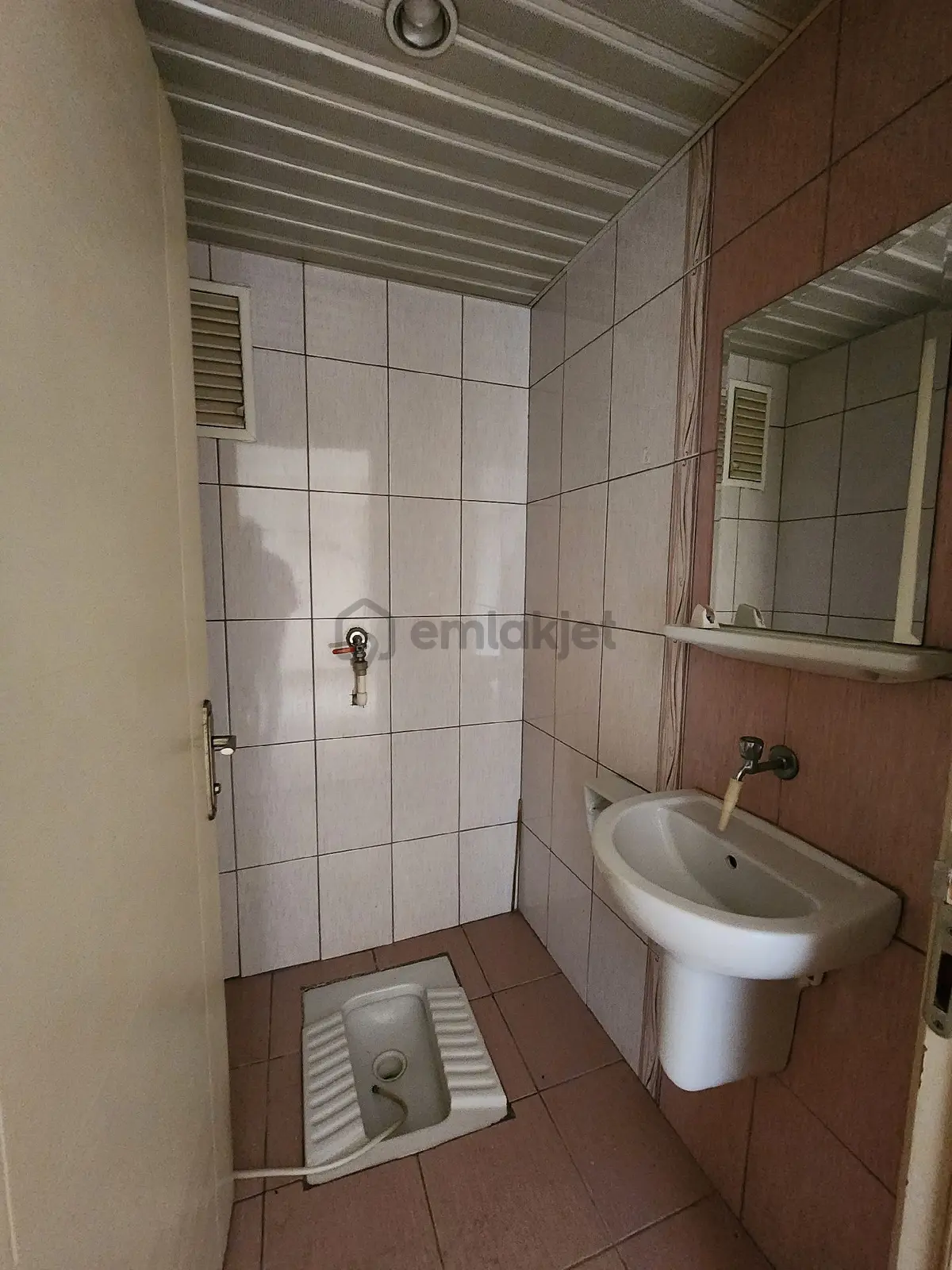 Güler^den Keçiörende Panoramik Vadi Manzralı 12.kat 3+1 Daire - 2