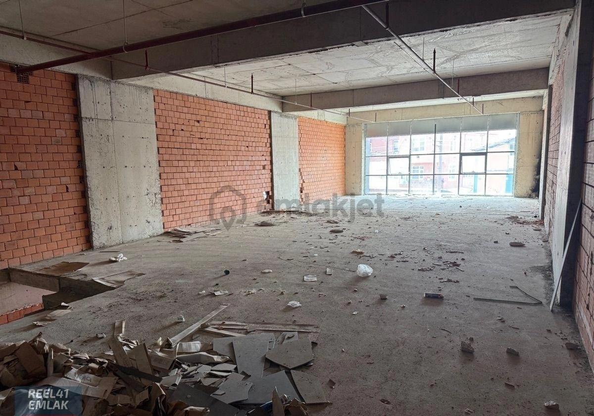 Cadde Üzeri Kiralık Dükkan Mağaza - 22