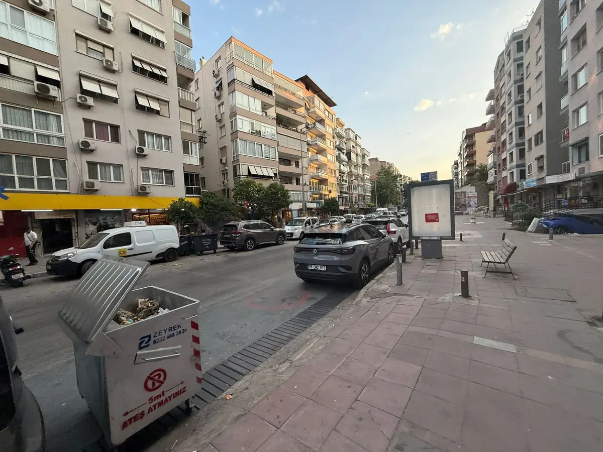 Mithatpaşa Caddesinde Satılık Dükkan Mağaza - 5