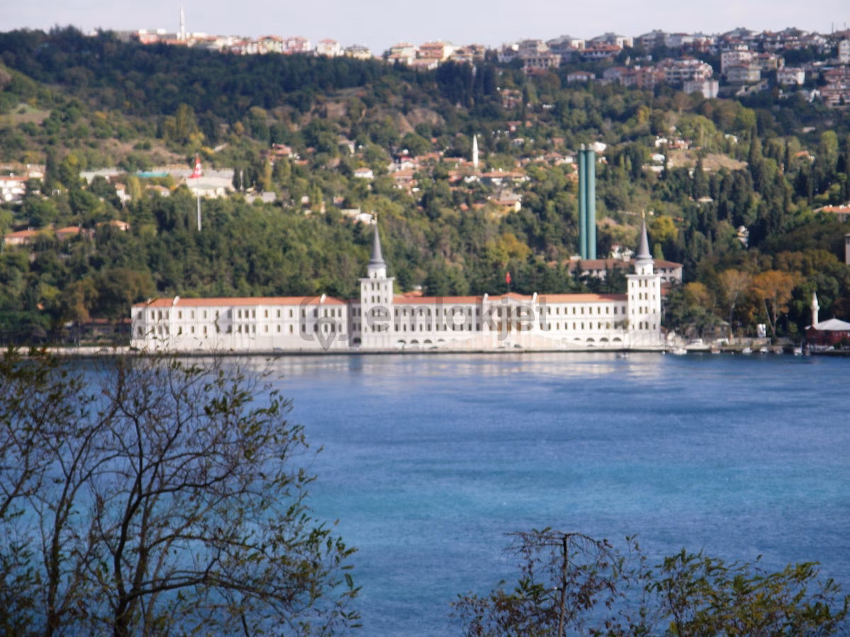 Ulus Naıle Sultan Sıtesınde Kıralık Manzaralı Bahce Dubleksı
