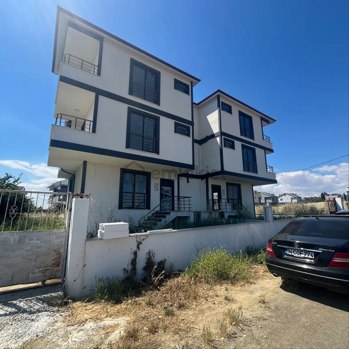Yeniçiftlikte Satılık Lüks Villa - 3