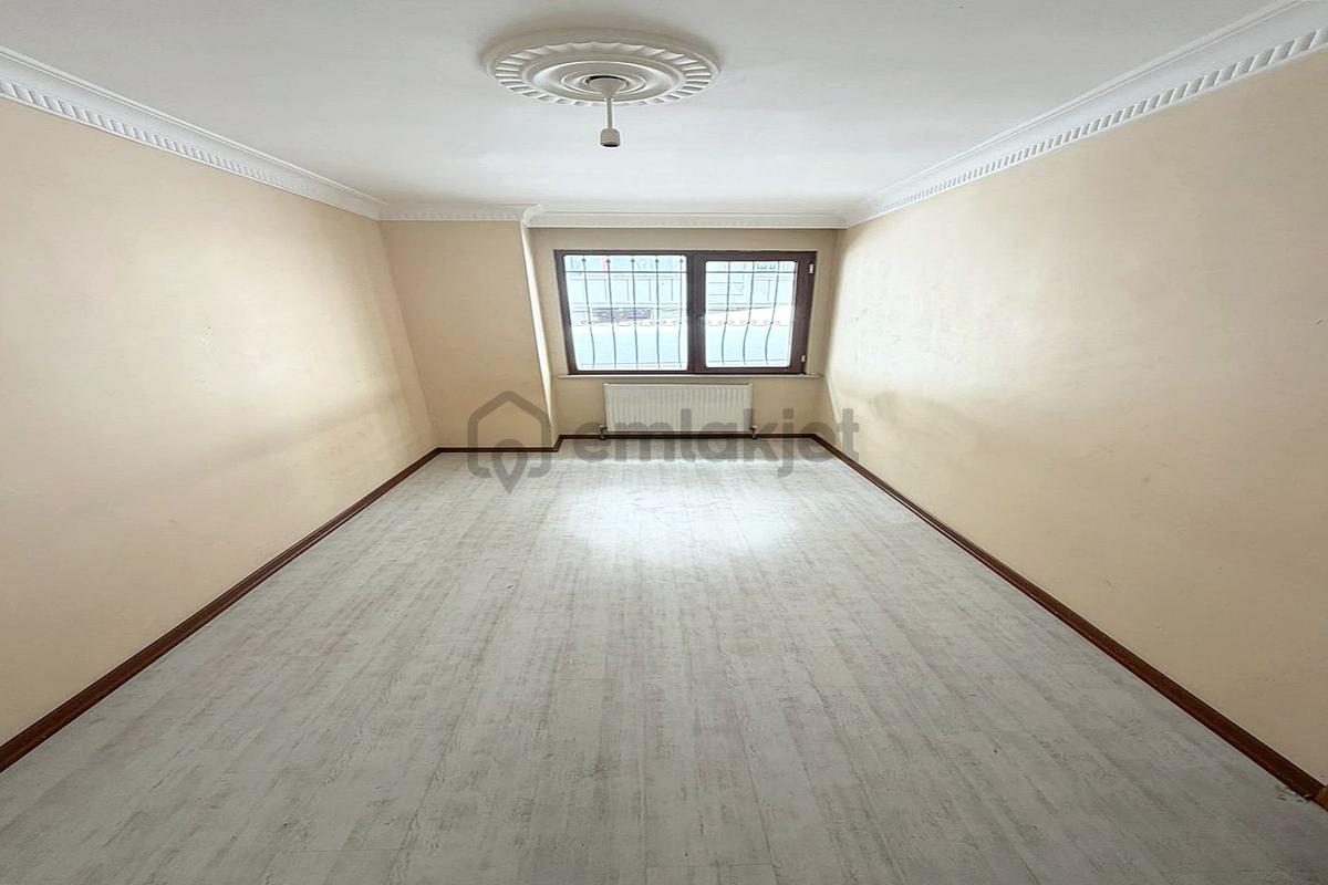 Bahçeşehir'e Komşu Satılık 2+1 Balkonlu Yüksek Giriş Daire - 15