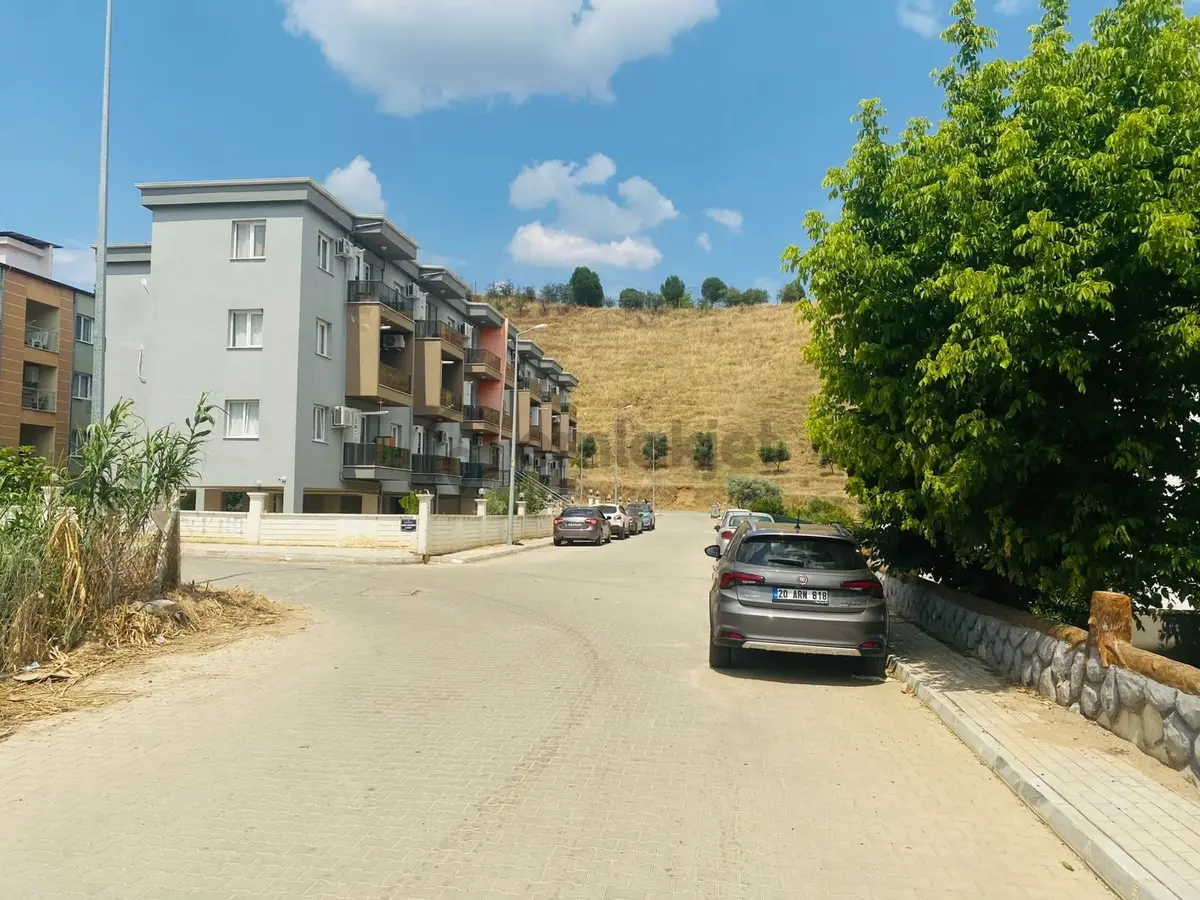 Geniş Balkonlu 1+1 Eşyalı Daire - 11