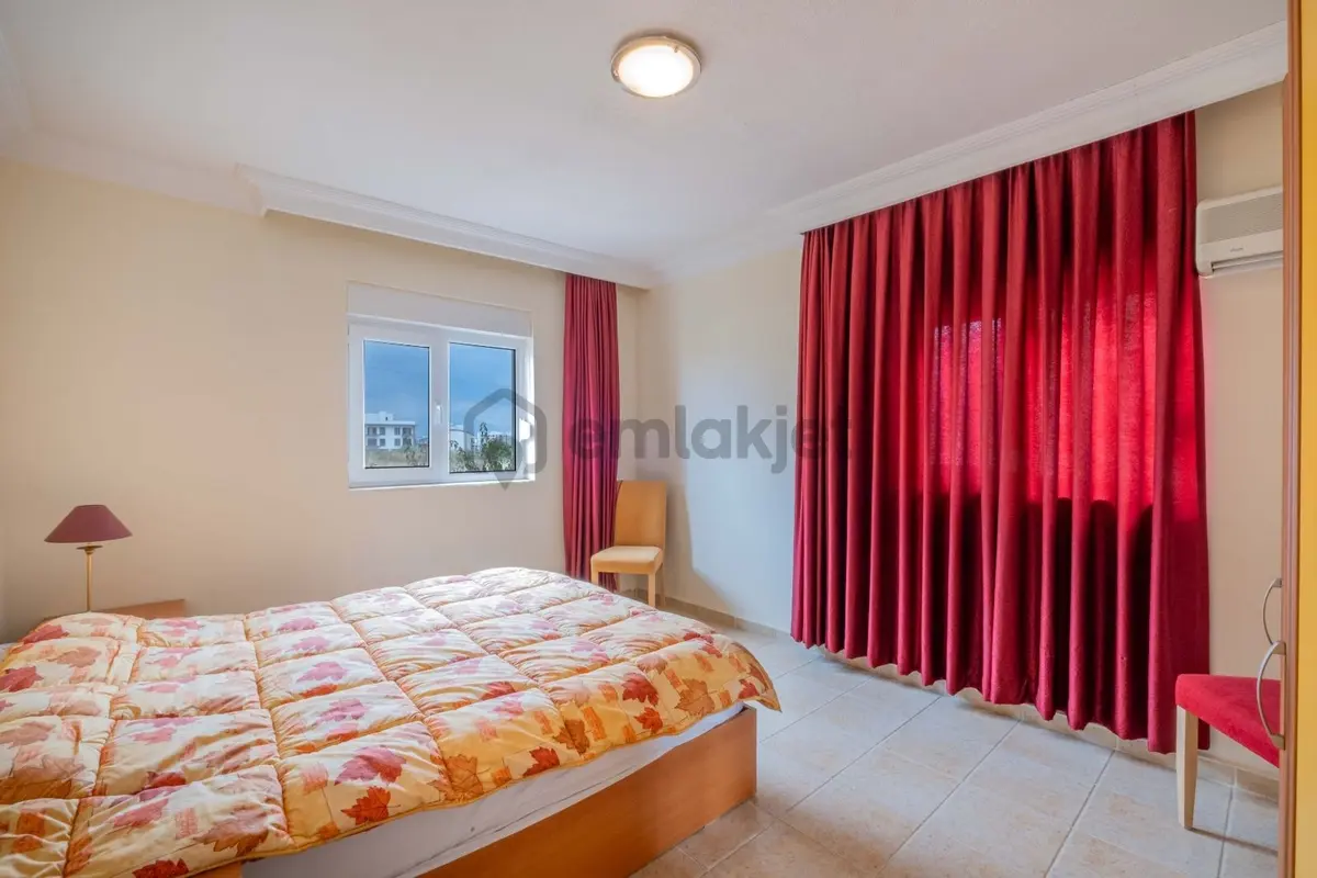 Ayten Yaşar'dan Altıntaş Onur Kent Sitesinde Satılık Villa - 14