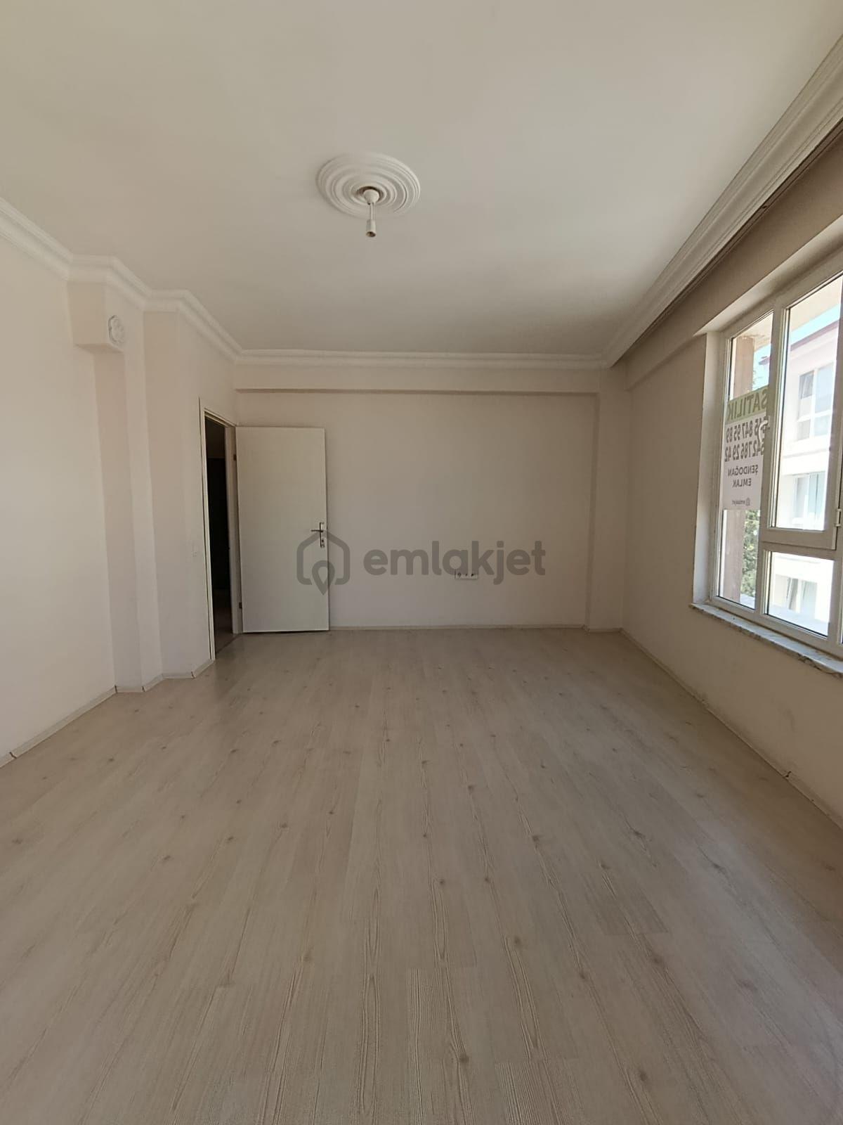 Çamlıca Mahallesinde Satılık 2+1 Daire - 2