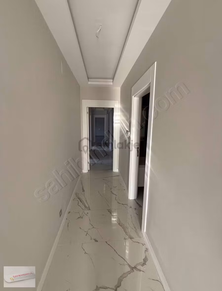 Üniversite Emlaktan Sıfır Ekstralı 4+1 Daire - 10
