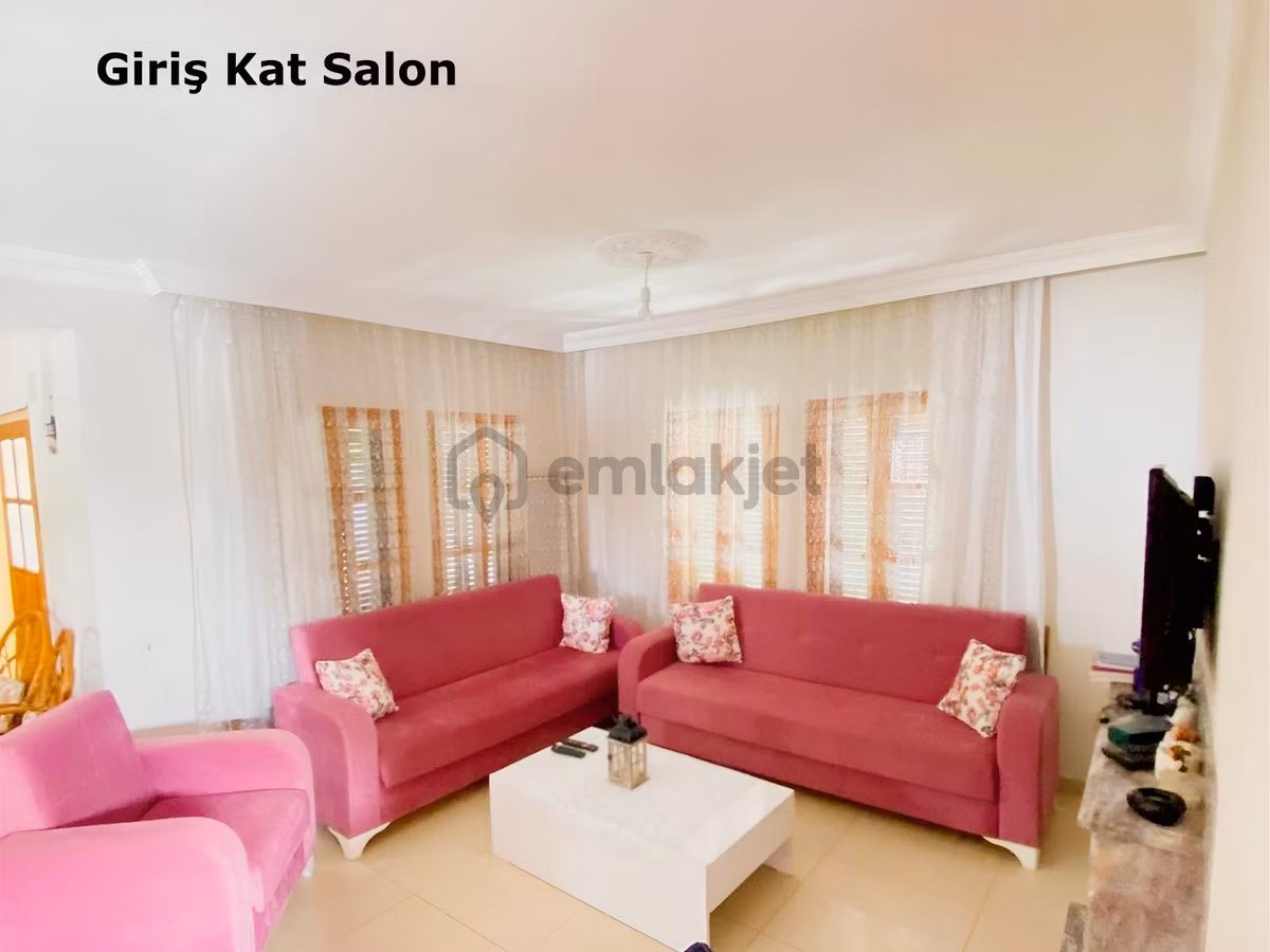 Sarıgerme'de Özel Plajlı Villa, Sosyal Tesisli Sitede - 7