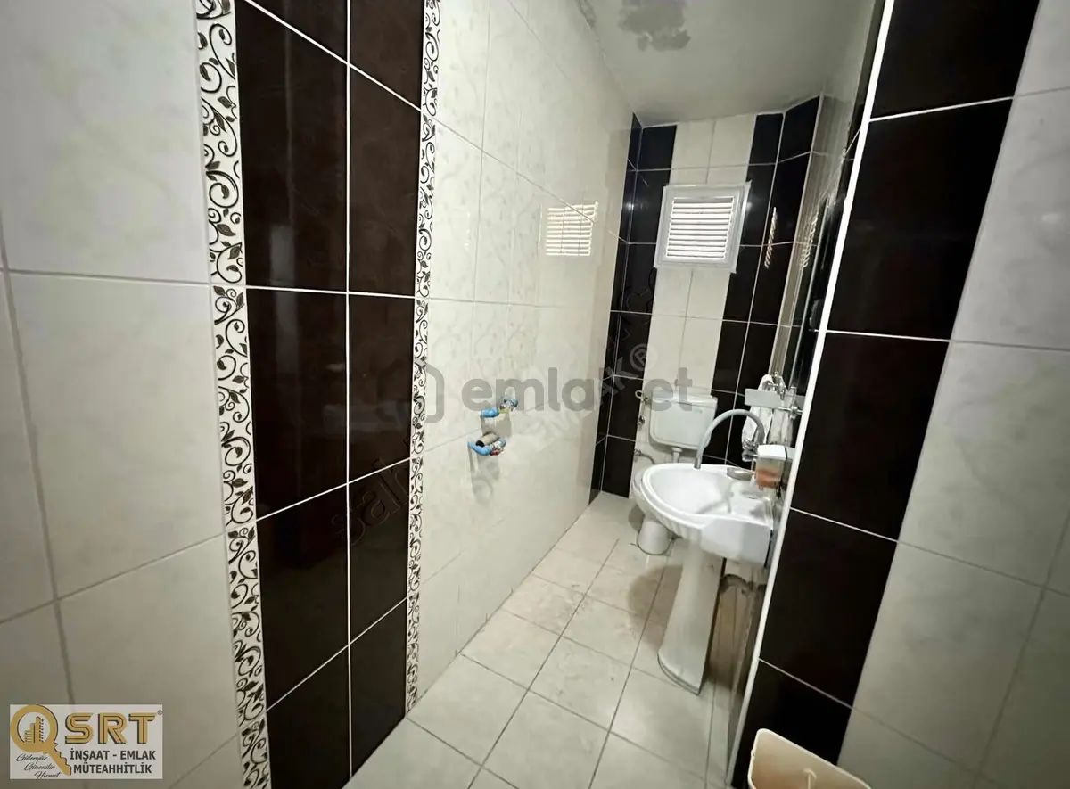 Kurumsal Kiracılı Satılık 3 Katlı Villa - 6