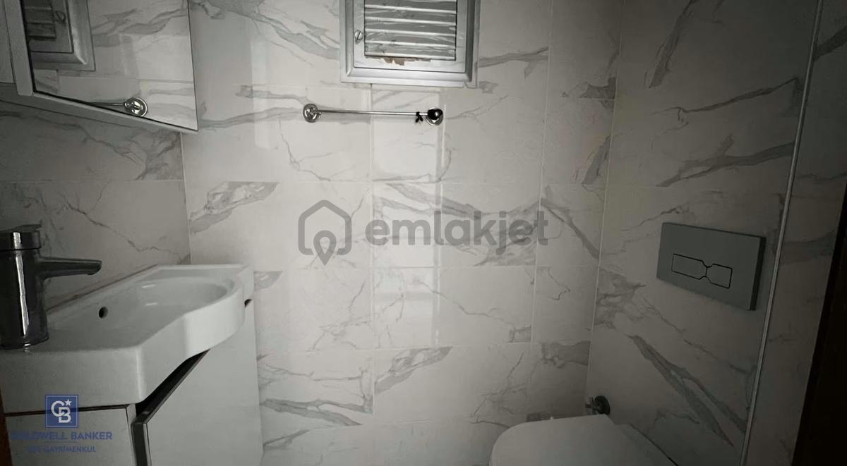 Bahçelievler'de Full Tadilatlı Ebeveyn Banyolu 3+1 Satılık Daire - 16