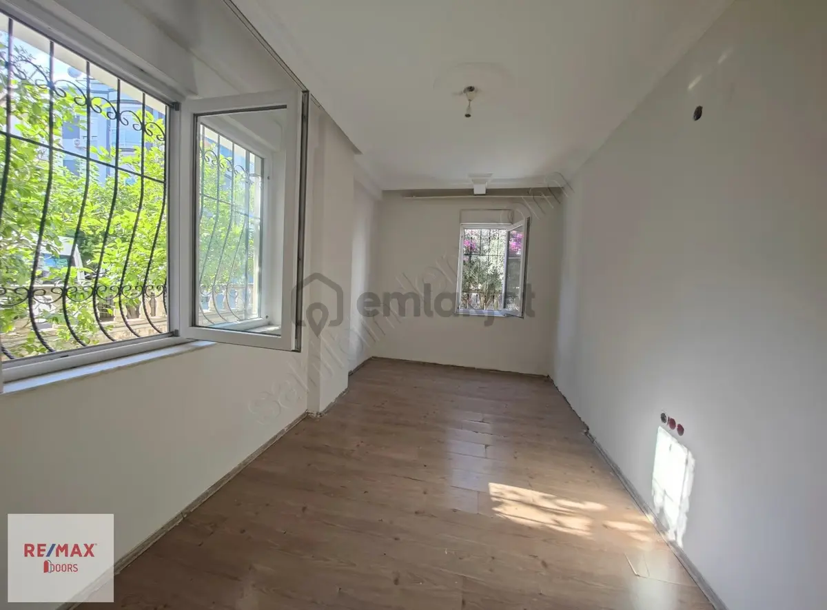 Kültür'de Yüksek Giriş Satılık Fırsat 2+1 Daire - 3