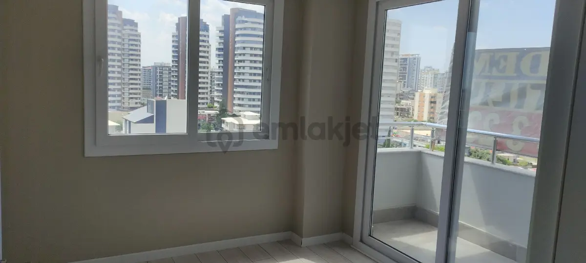 100 Yıl Da Havuzlu Site İcinde Lüx Satılık Daire - 18