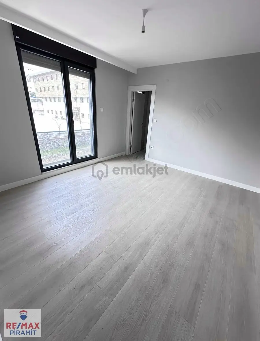 Çamlıca Sıfır Kapalı Otopark Ebeveyn Banyo 3+1 Balkonlu Daire - 17
