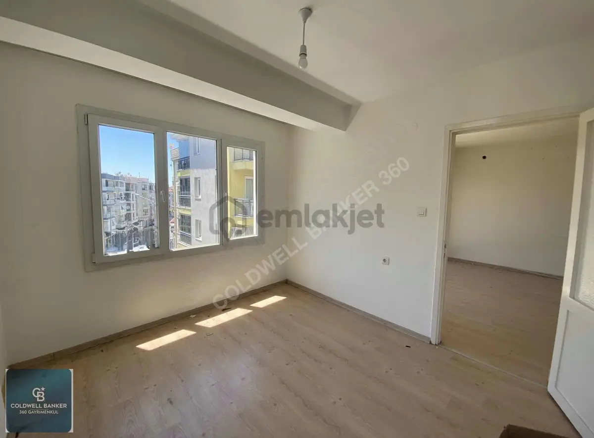 Buca Menderes Caddesi Üzerinde Cadde Cephe Ara Kat 2+1 Daire - 7