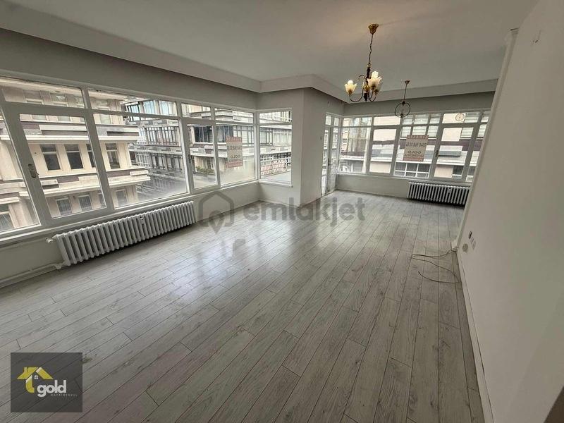 Mükemmel Konumda Kiralık 3+1 Daire - 32