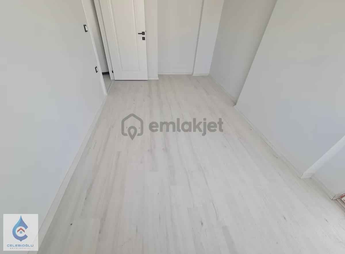 Çayırova Emek Ragıp Demirkol Cd Komşu 5+1 Üst Dublex - 18