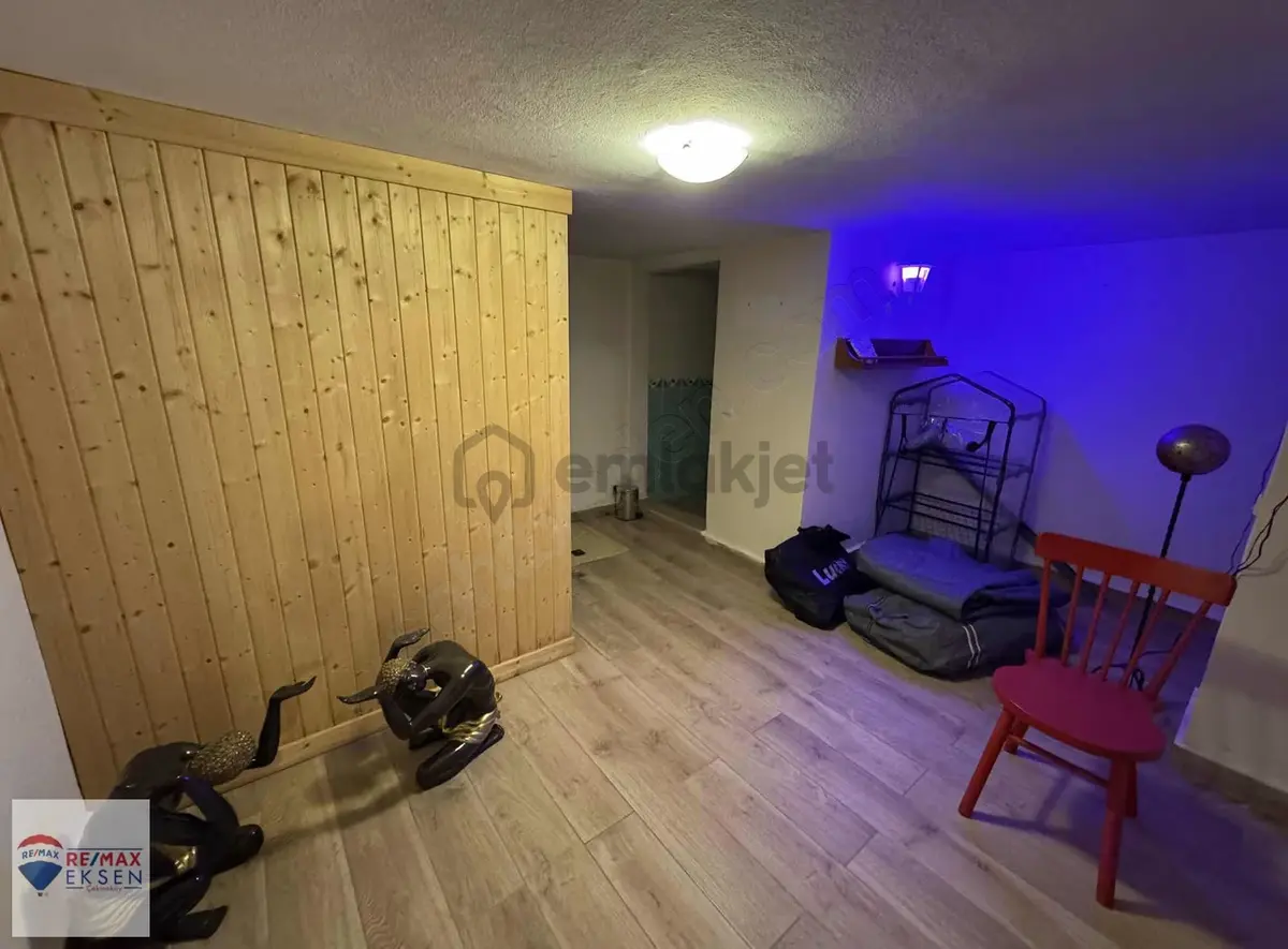 Çekmeköy Villa Belde Sitesinde Kiralık 5+1 Villa - 13