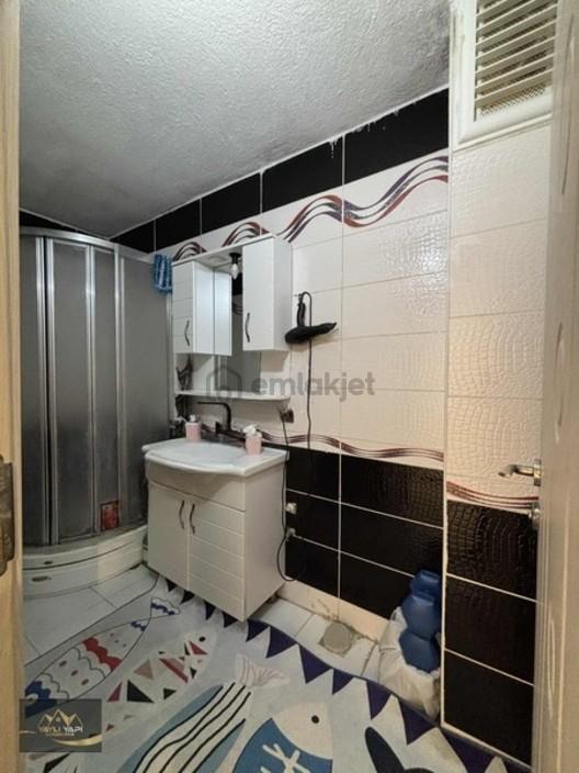 Cadde Üzeri Geniş İskanlı 3+1 Satılık Daire - 8
