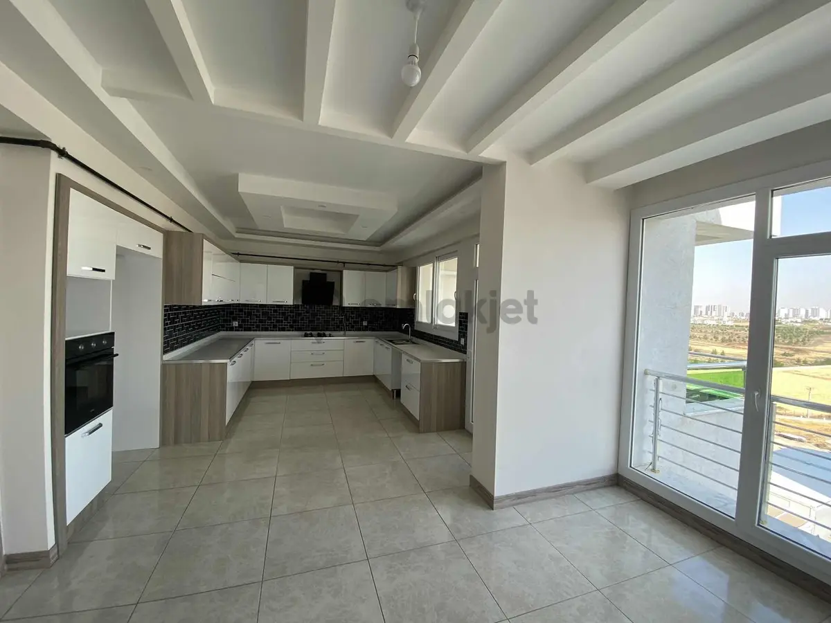 Stadyum Yolu Üzeri Satılık 4,5+1 Daire - 13