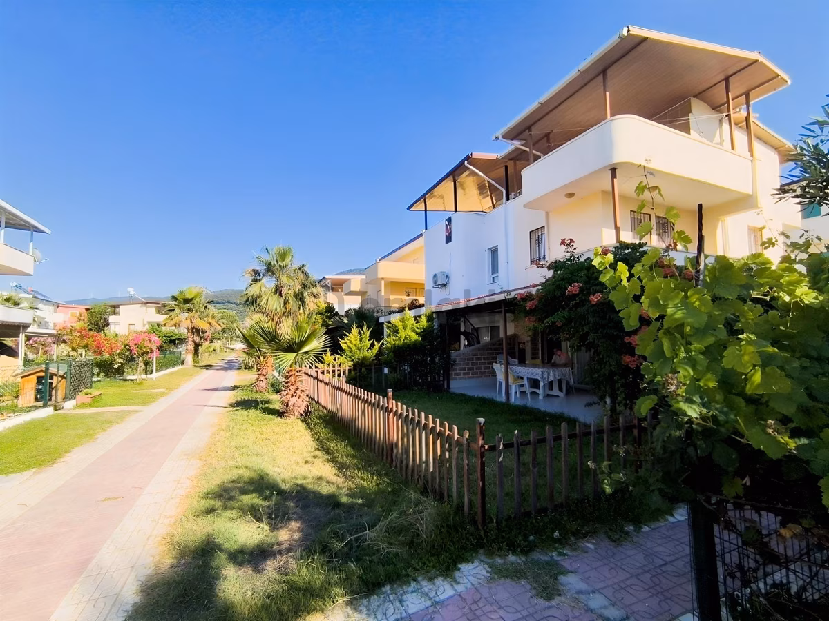Kuşadası- Güzelçamlı'da Denize 700 Metre 3+1 Villa - 9