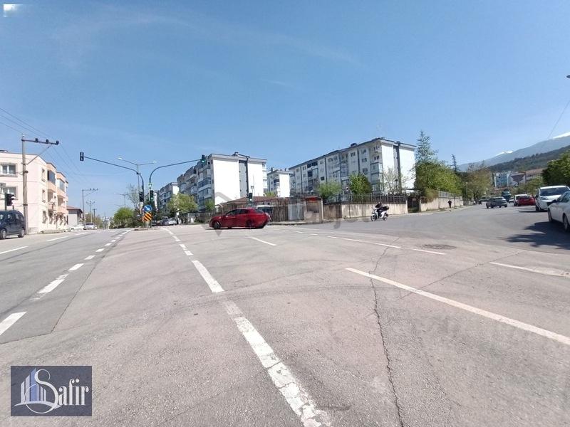 220 M2 Ana İşlek Cadde Üzeri Köşe Dükkan - 15