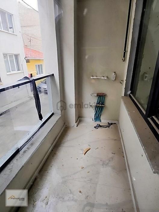 Şirintepe Mahallesinde Balkonlu Satılık Sıfır 1+1 Daire - 15