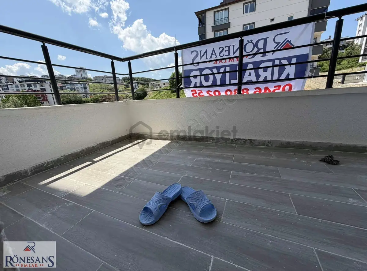 Rönesans Emlak'tan Eşyalı Ulaşıma Yakın Kiralık 1+1 - 4