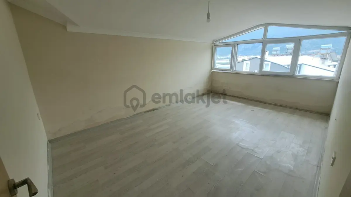 Stop’tan Karaçulha Çevreyolu Cadde Üzeri 3+1 Dubleks Daire - 18
