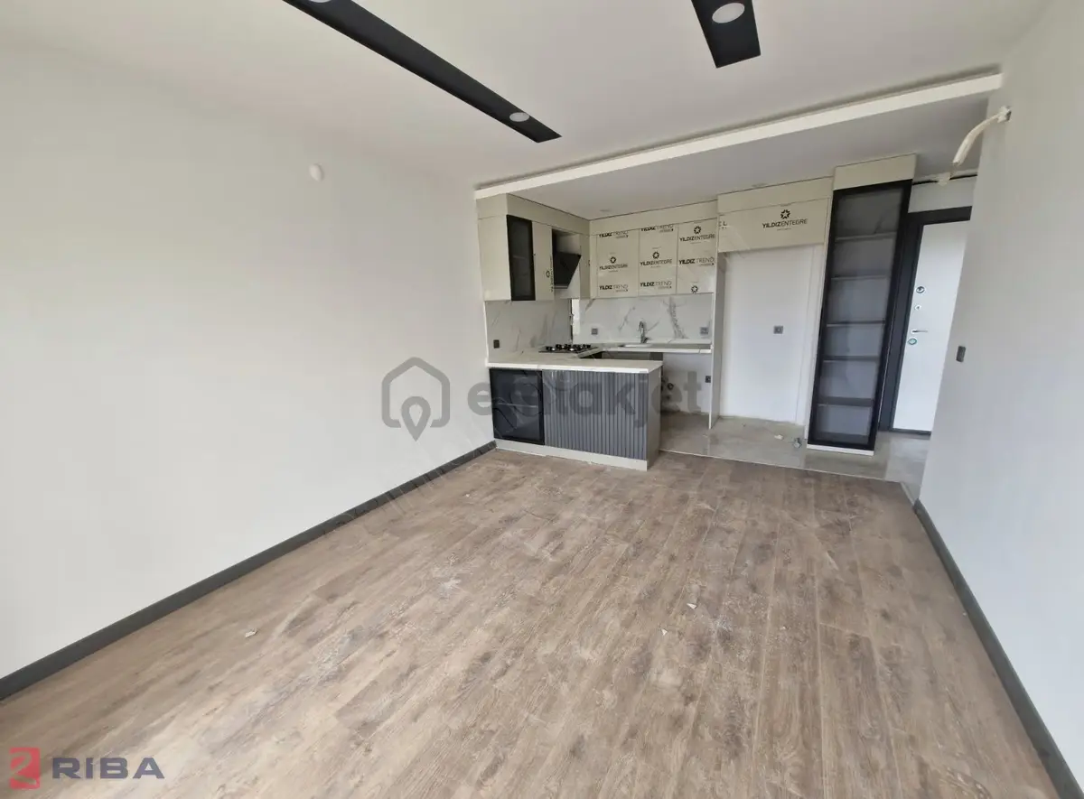 İskanlı Full Oturum Olan Sitede Ada Mutfaklı Daire - 11