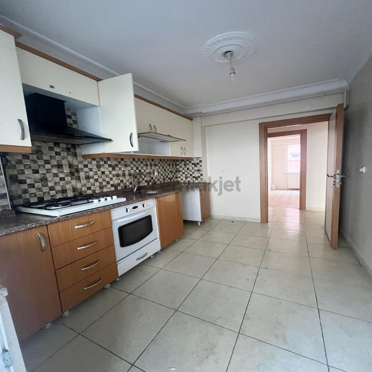 Metrobüse Yürüme Mesafesinde Tek Daire Üzeri 3+1 Balkonlu Daire - 13
