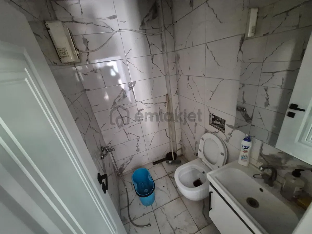 Akmandan Hareketli Konumda Kiralık Dükkan - 10