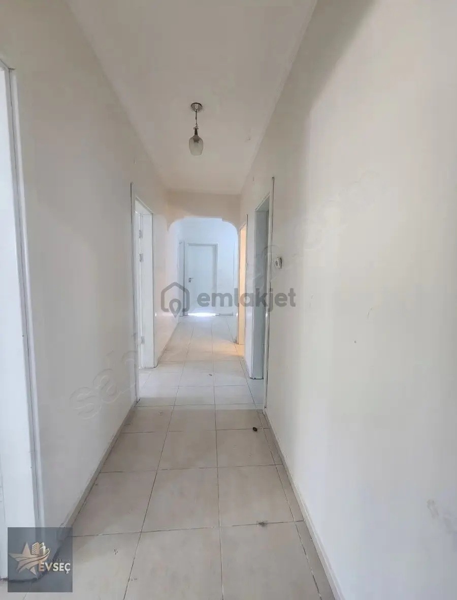 Evseç Emlaktan Site İçerisinde 5 Odalı Satılık Daire - 34