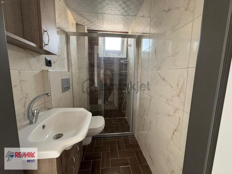 25 Bergama'da Site İçerisinde 3+1 Kiralık Daire - 14