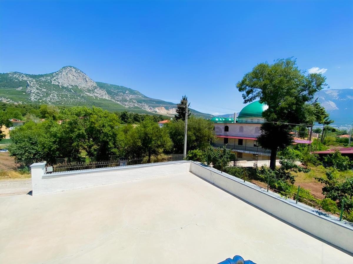 1090 M2 Arsa Üzerinde Satılık Müstakil Bahçeli 3 Katlı Ev - 34