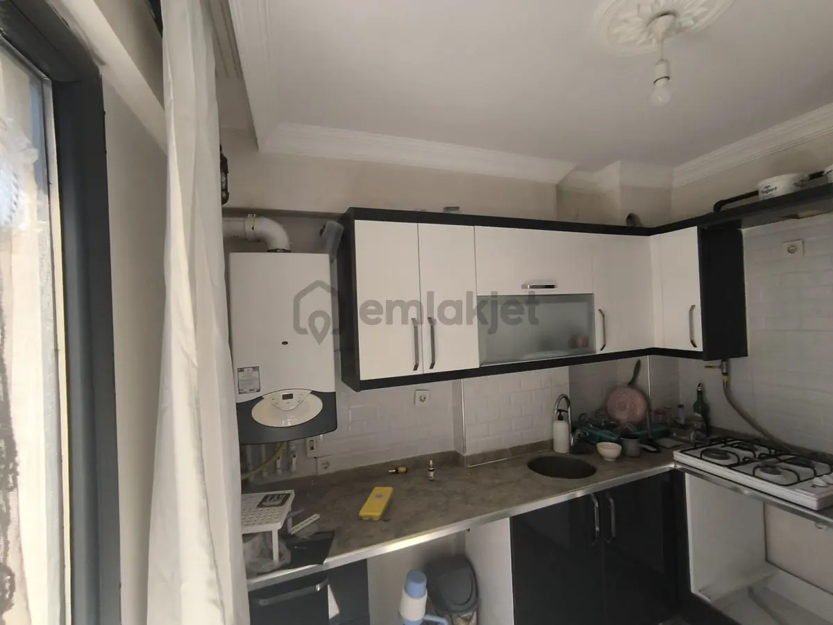 Muradiye'de Ana Cadde Dibinde Organizeye Yakın Eşyalı - 6