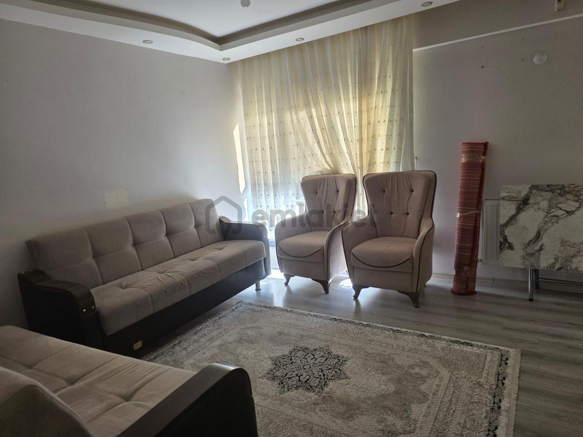 Muradiye'de Ana Cadde Dibinde Organizeye Yakın Eşyalı - 25