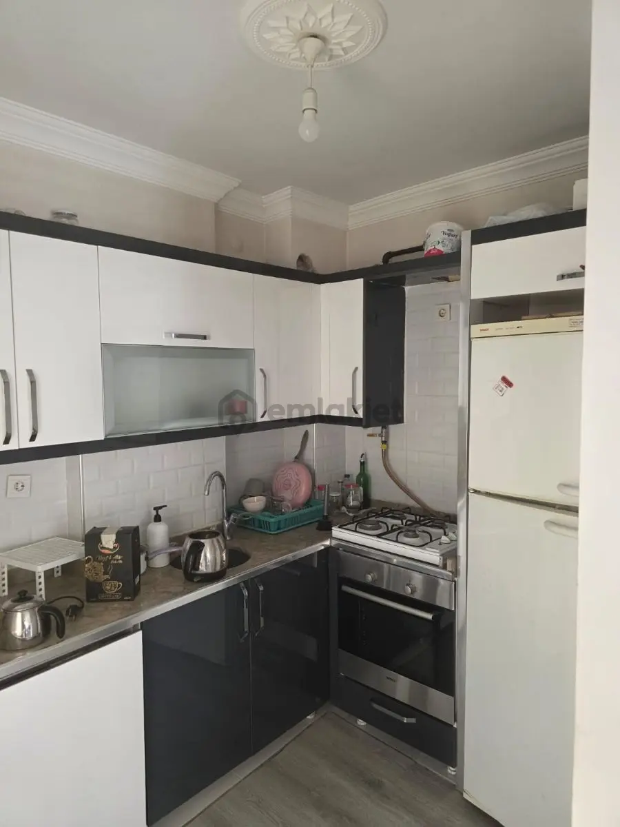 Muradiye'de Ana Cadde Dibinde Organizeye Yakın Eşyalı - 26