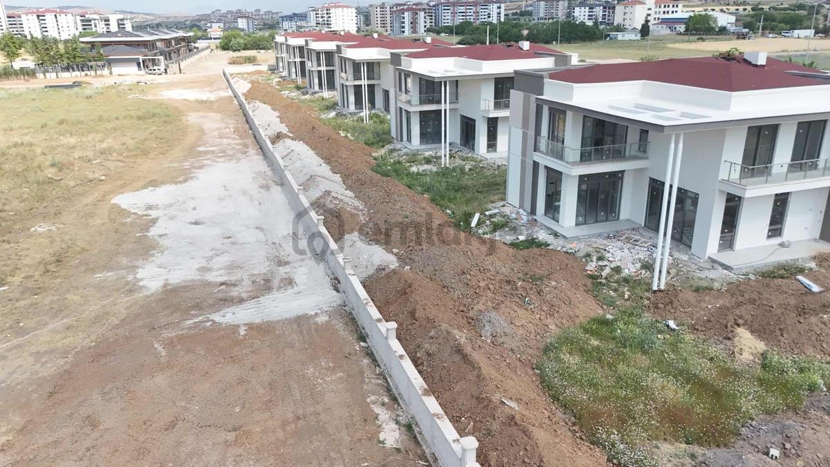 [ema]ataşehır'de Modern Mimarili Satılık Lüks Vıllalar - 2