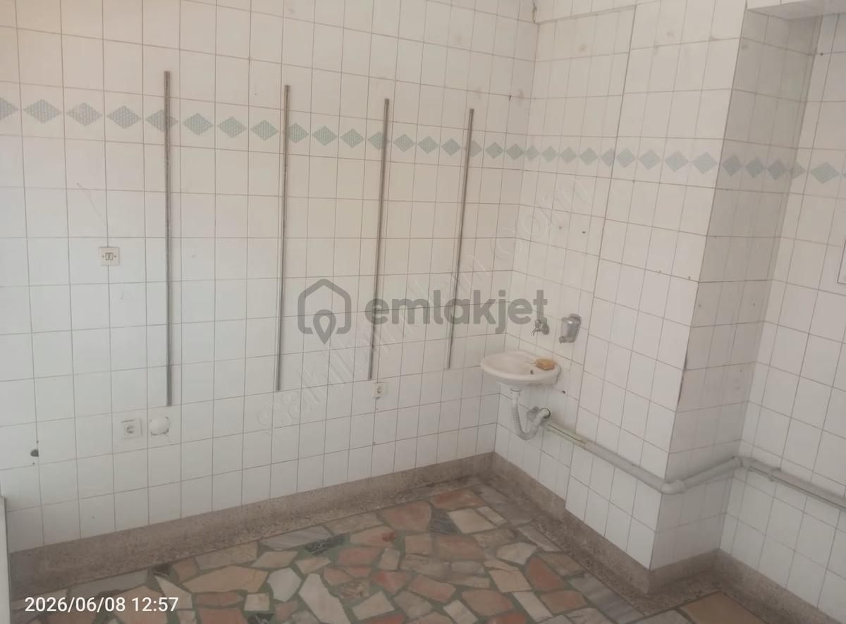Alemdar Mh Kiralık 2+1 Depo - 8