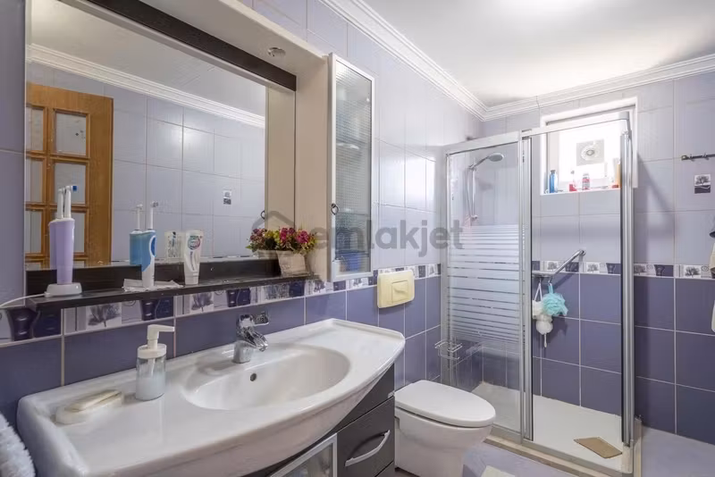 Mudanya'da Denize Sıfır Altınışık Villa Sitesinde Özel Villa - 25