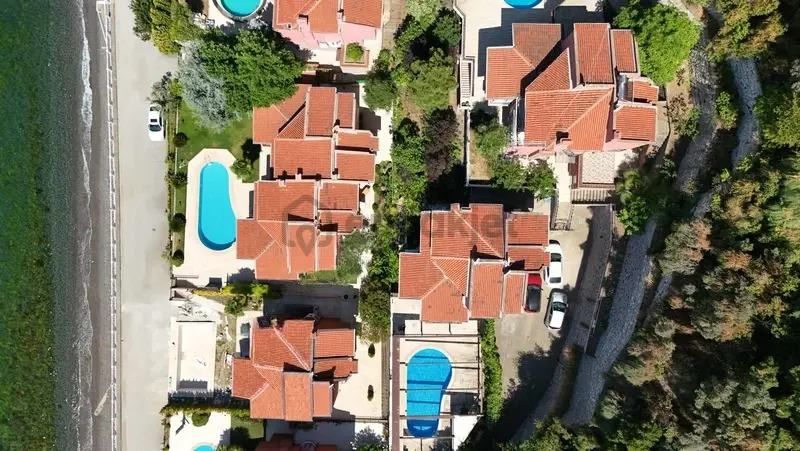 Mudanya'da Denize Sıfır Altınışık Villa Sitesinde Özel Villa - 4