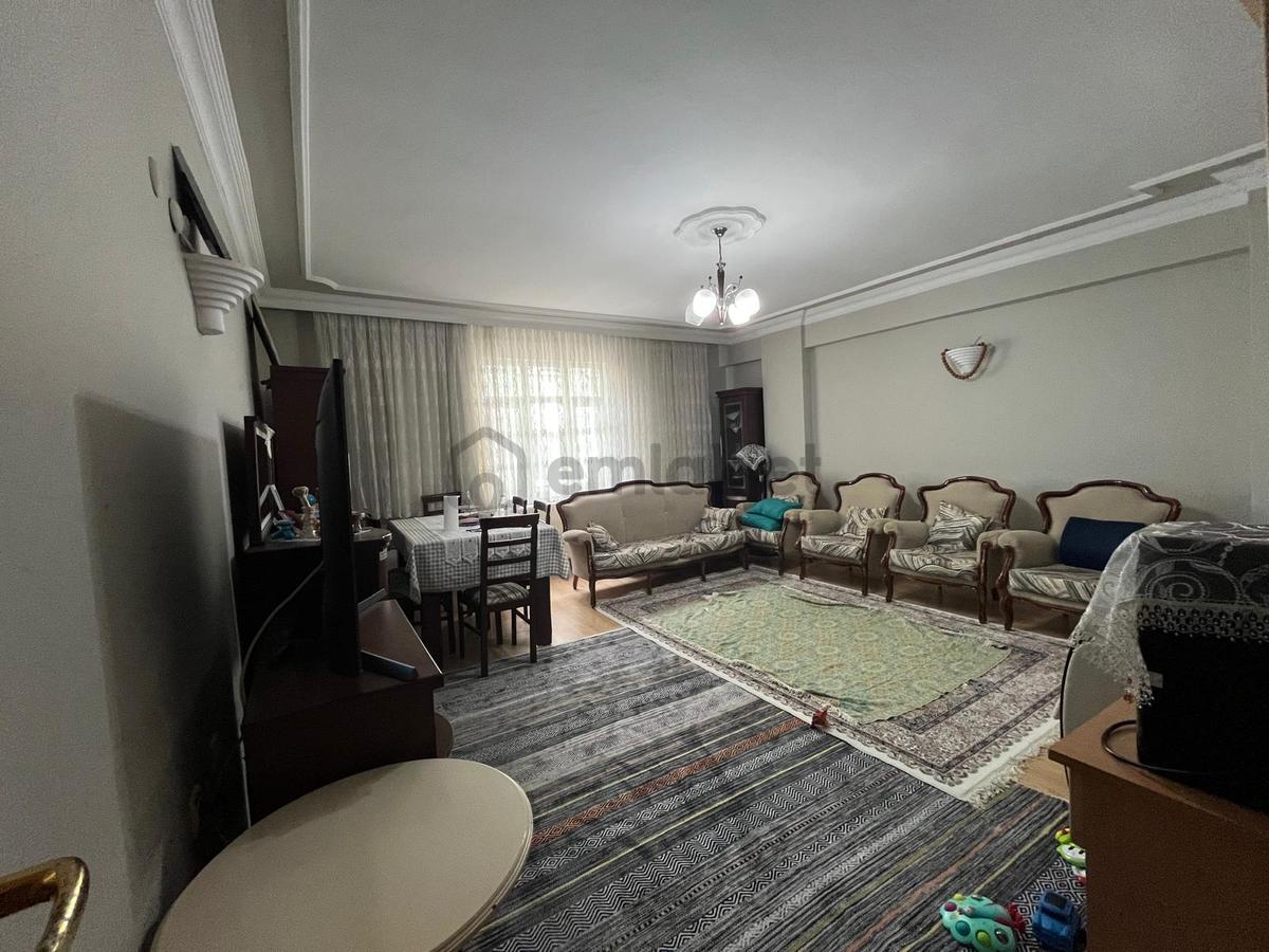 Gaziosmanpaşa Merkezinde 2 Adet Ara Kat 2+1 Daire - 4